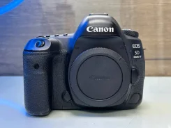 Canon EOS 5D Mark IV ����