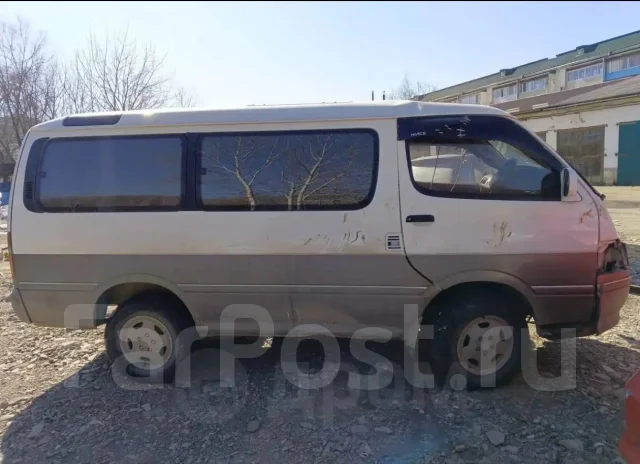 Toyota Hiace. �������, ������, 2.4 (2 446��.�.), ������, 180 000����. �� ����