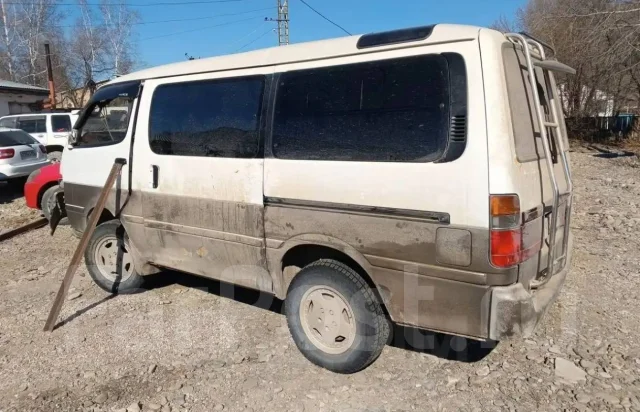Toyota Hiace. �������, ������, 2.4 (2 446��.�.), ������, 180 000����. �� ����
