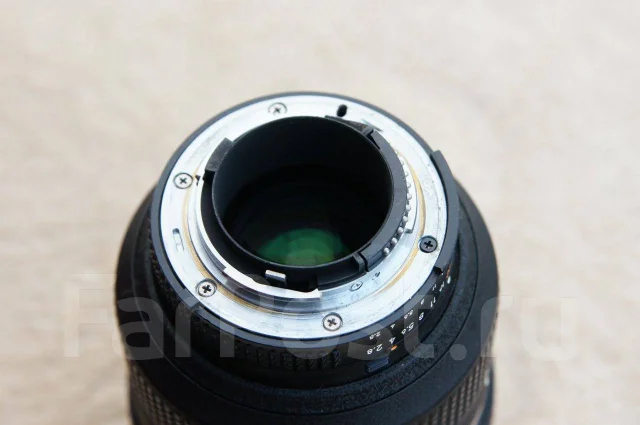 Nikon. ������� ������� 77 �� ����