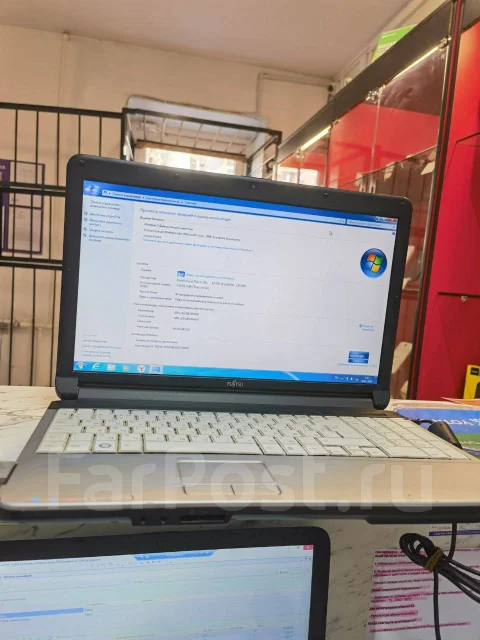 Fujitsu. 11", ��� 4 ��, ���� 500���, WiFi: 1, Bluetooth: 1 ����