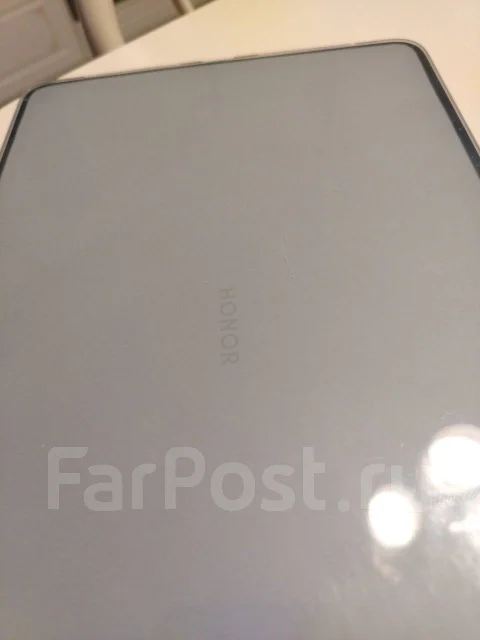 Honor. 10 ������, ������ 128 �� ����