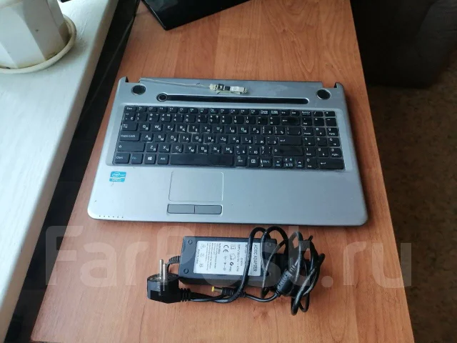 DNS. 2,4����, ��� 8 ��, ���� 500���, WiFi: 1, Bluetooth: 1, ����������� �� 6��. ����