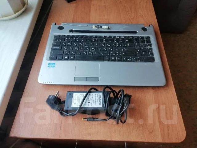 DNS. 2,4����, ��� 8 ��, ���� 500���, WiFi: 1, Bluetooth: 1, ����������� �� 6��. ����