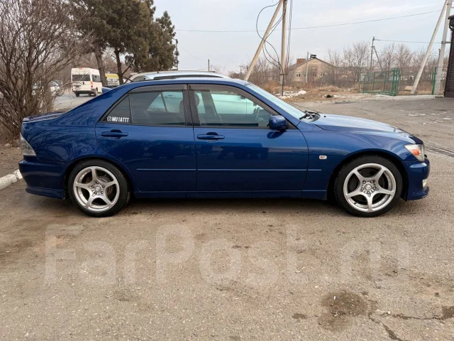 Lexus IS200. �������, ������, 2.0 (155��.�.), ������, 270 000����. �� ����