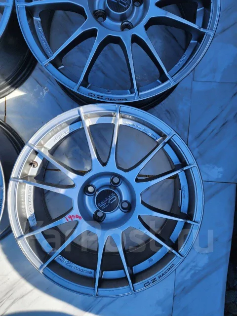 OZ Racing Ultraleggera HLT CL. 7.0x17", 4x100, ET45 ����