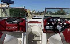 Rinker. 2012 ���, ����� 6,4��., ��������� ������������, 220��.�., ������ ����