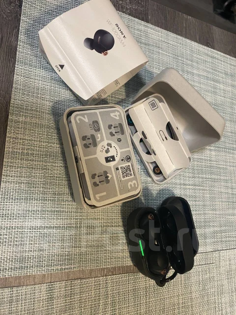 Sony WF-1000XM4 ����