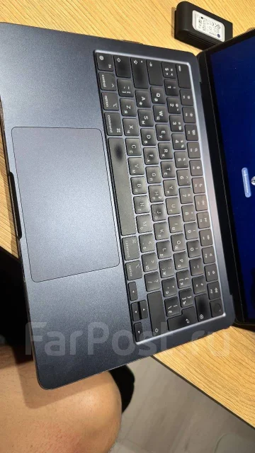 Apple MacBook Air 13 2022. 13.4", 4,2����, ��� 8 ��, ���� 256���, WiFi: 1, Bluetooth: 1, ����������� �� 7��. ����
