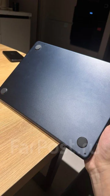 Apple MacBook Air 13 2022. 13.4", 4,2����, ��� 8 ��, ���� 256���, WiFi: 1, Bluetooth: 1, ����������� �� 7��. ����