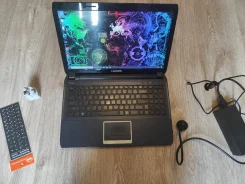 Hasee. 15.6", 2,6����, ��� 8 ��, ���� 1 300���, WiFi: 1, Bluetooth: 1, ����������� �� 3��. ����