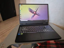 Acer. 15.6", 2,3����, ��� 16 ��, ���� 512���, WiFi: 1, Bluetooth: 1 ����