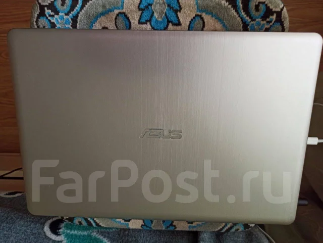 Asus N580VD. 15.6", 2,8����, ��� 12 ��, ���� 500���, WiFi: 1, Bluetooth: 1, ����������� �� 2��. ����