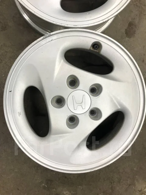 Honda. 5.0x15", 5x114.3, ET45 ����