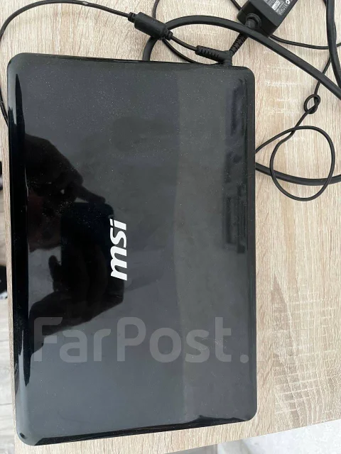 MSI Wind12 U210. 16.9", 1,6����, ��� 2048 ��, ���� 300���, WiFi: 1, Bluetooth: 1, ����������� �� 1��. ����