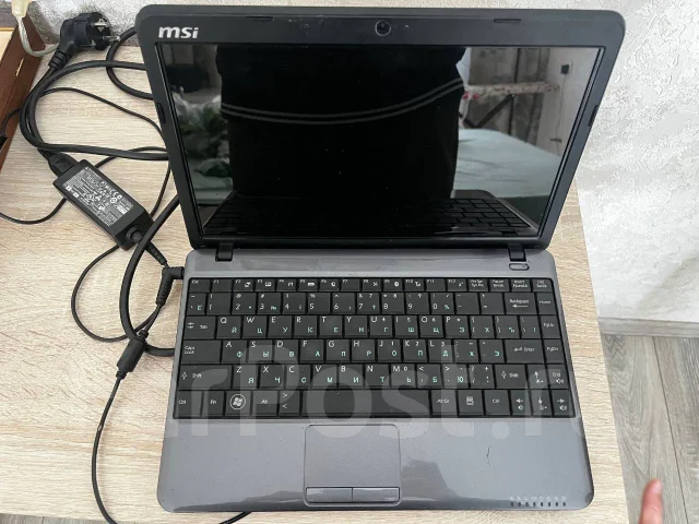 MSI Wind12 U210. 16.9", 1,6����, ��� 2048 ��, ���� 300���, WiFi: 1, Bluetooth: 1, ����������� �� 1��. ����