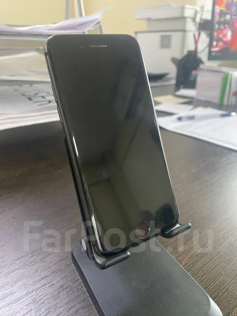 Apple iPhone 8. �/�, 64 ��, ������, 4G LTE ����