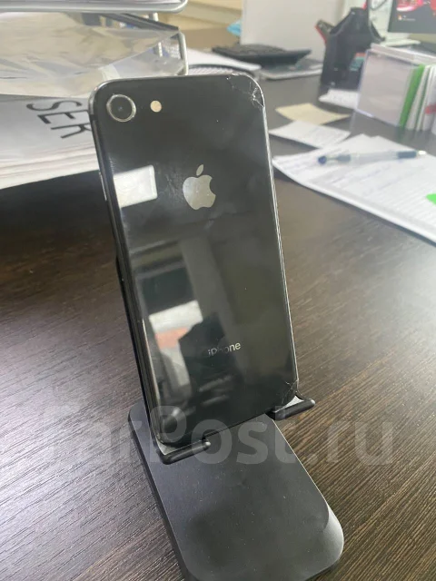 Apple iPhone 8. �/�, 64 ��, ������, 4G LTE ����