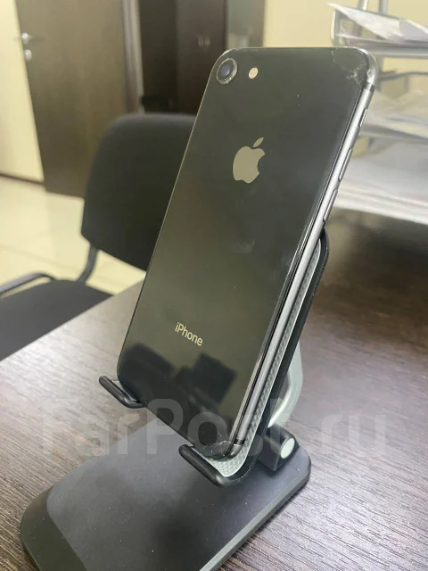 Apple iPhone 8. �/�, 64 ��, ������, 4G LTE ����
