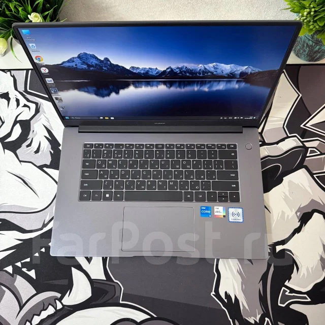 Huawei MateBook D 15. 15.6", 4,5����, ��� 8 ��, ���� 256���, WiFi: 1, Bluetooth: 1, ����������� �� 6��. ����