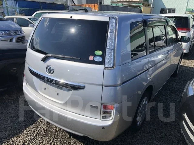 Toyota Isis ����