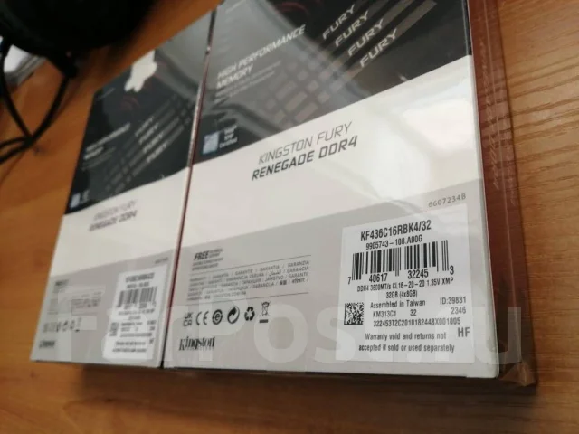����������� ������ Kingston FURY Renegade 64 �� ����