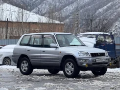 Toyota RAV4. ��������, 4wd, 2.0 (135��.�.), ������, 188����. �� ����