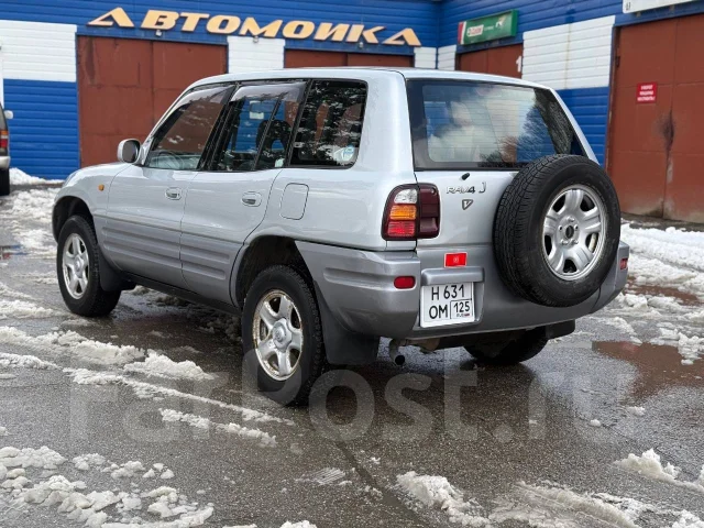 Toyota RAV4. ��������, 4wd, 2.0 (135��.�.), ������, 188����. �� ����