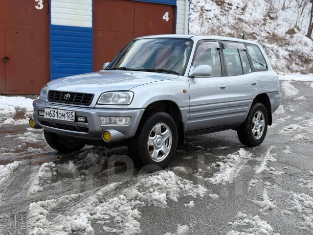 Toyota RAV4. ��������, 4wd, 2.0 (135��.�.), ������, 188����. �� ����