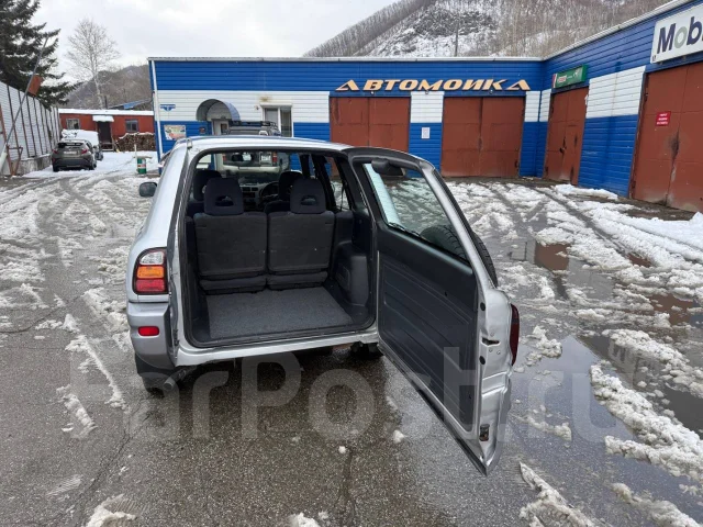 Toyota RAV4. ��������, 4wd, 2.0 (135��.�.), ������, 188����. �� ����
