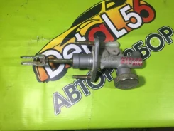 ������� ��������� ������� Nissan Bluebird U12 3061013 3061013 ����