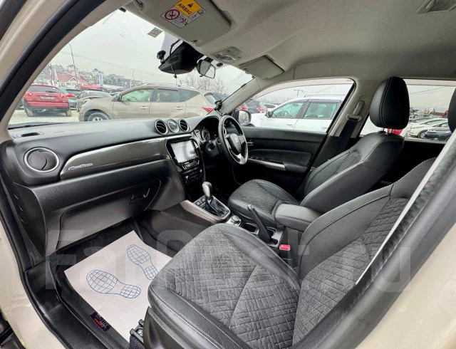 Suzuki Escudo. �������, 4wd, 1.4 (136��.�.), ������, 9 370����. �� ����