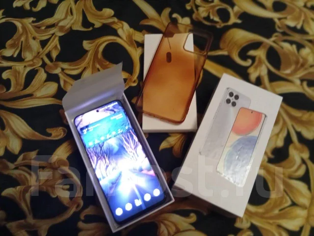 Honor X8. �/�, 128 ��, �����������, 3G, Dual-SIM, NFC ����