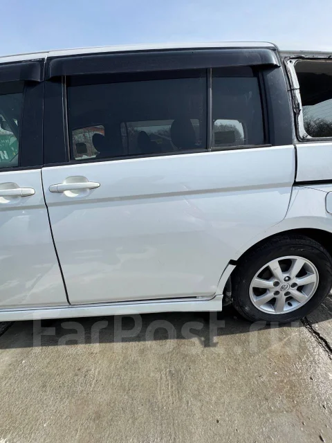 Toyota Isis. ZNM10, 1ZZ ����