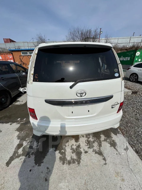 Toyota Isis. ZNM10, 1ZZ ����