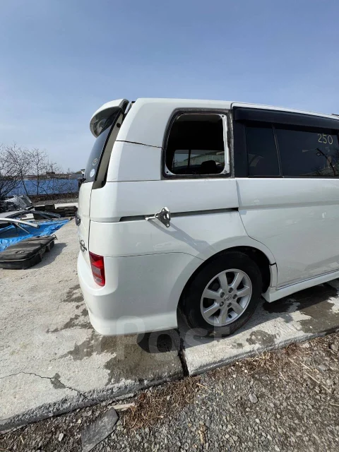 Toyota Isis. ZNM10, 1ZZ ����