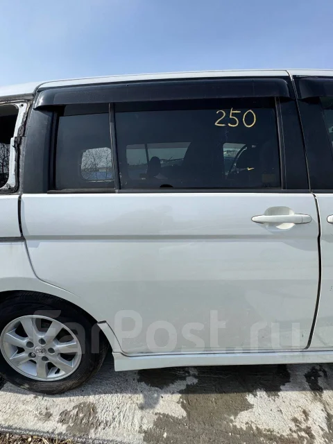Toyota Isis. ZNM10, 1ZZ ����