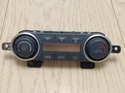 ���� ���������� ������-��������� Nisan Tiida 2010�. S�-11 275901 ����