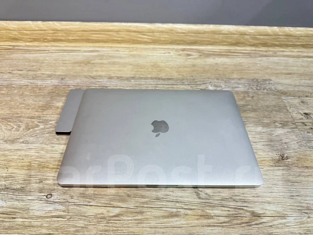 Apple MacBook Pro. 14.1", 2,3����, ��� 8 ��, ���� 128���, WiFi: 1, Bluetooth: 1, ����������� �� 9��. ����