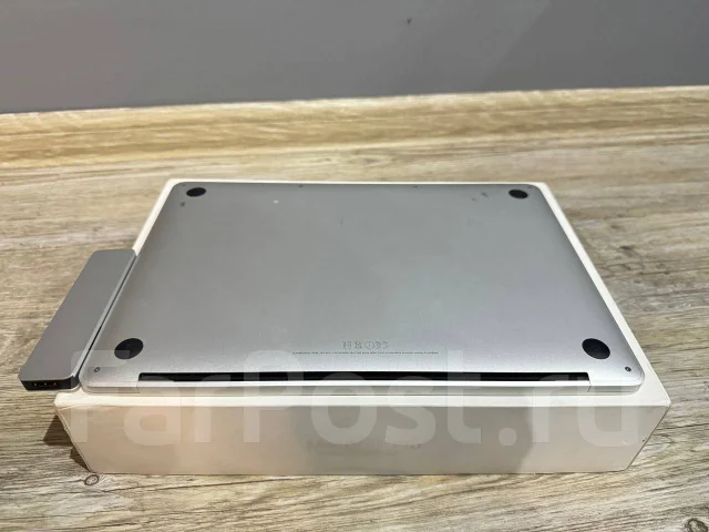 Apple MacBook Pro. 14.1", 2,3����, ��� 8 ��, ���� 128���, WiFi: 1, Bluetooth: 1, ����������� �� 9��. ����