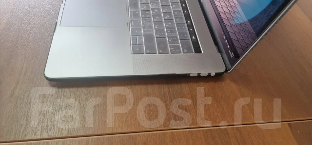 Apple MacBook Pro 15 2018 MR942. 15.4", 2,6����, ��� 16 ��, ���� 512���, WiFi: 1, Bluetooth: 1 ����