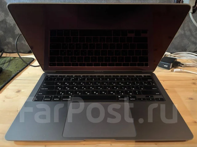 Apple MacBook 13. 13", ��� 256 �� � ������ ����