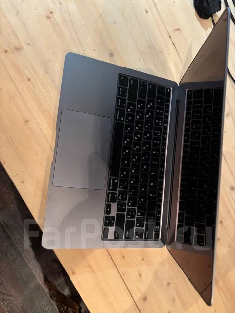 Apple MacBook 13. 13", ��� 256 �� � ������ ����