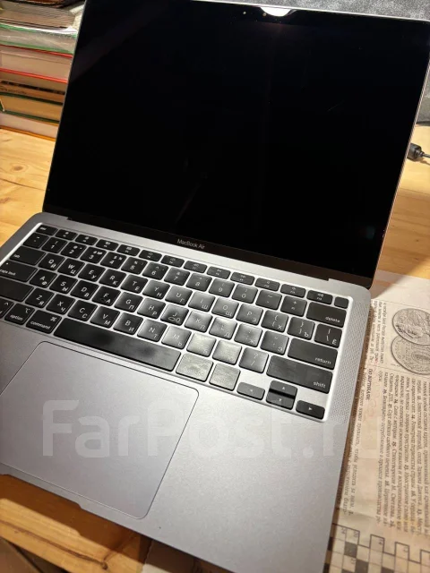 Apple MacBook 13. 13", ��� 256 �� � ������ ����