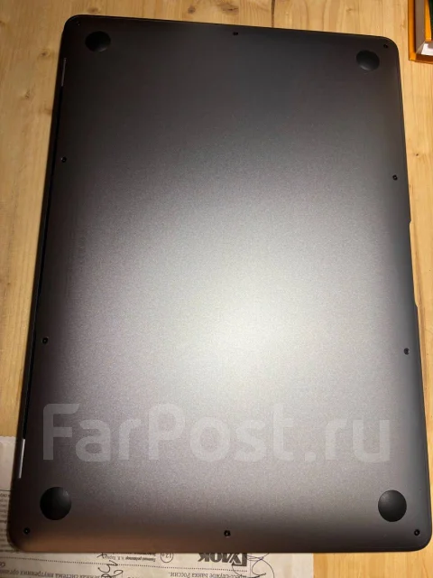 Apple MacBook 13. 13", ��� 256 �� � ������ ����
