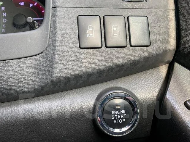 Toyota Isis. ��������, ��������, 1.8 (143��.�.), ������, 39 000����. ��, �/�. ��� ����� �� ������������ ����