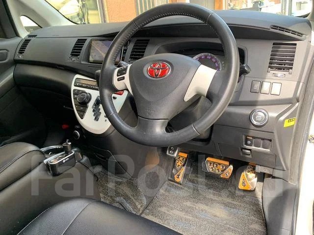 Toyota Isis. ��������, ��������, 1.8 (143��.�.), ������, 39 000����. ��, �/�. ��� ����� �� ������������ ����