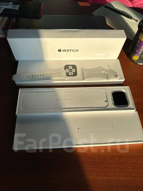 Apple Watch SE 2. GPS, NFC, SIM-�����, IP67, IP68 ����