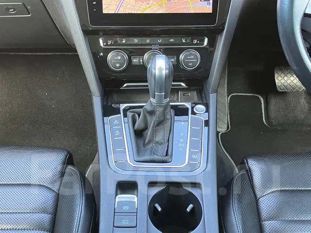 Volkswagen Passat. �������, ��������, 1.4 (150��.�.), ������, 28 000����. ��, �/�. ��� ����� �� ������������ ����