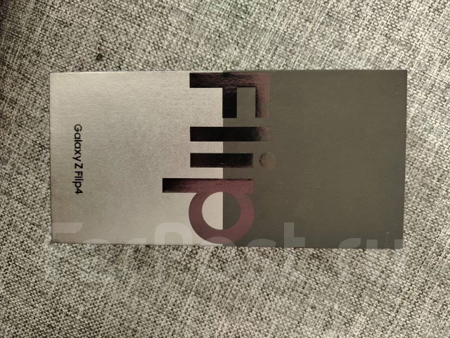 Samsung Galaxy Z Flip4. �����, 256 ��, �����, 4G LTE, NFC ����